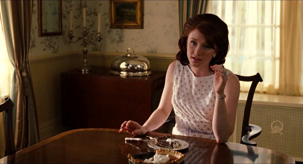 Hilly_eating_Minny's_pie